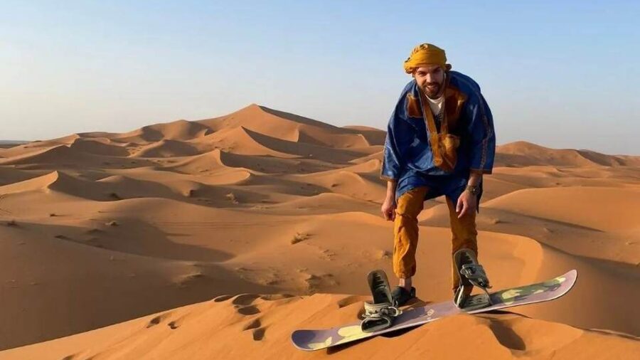 Sandboarding sulle dune